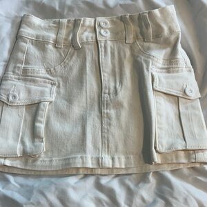 SHEIN Cream Mini Skirt with Pockets